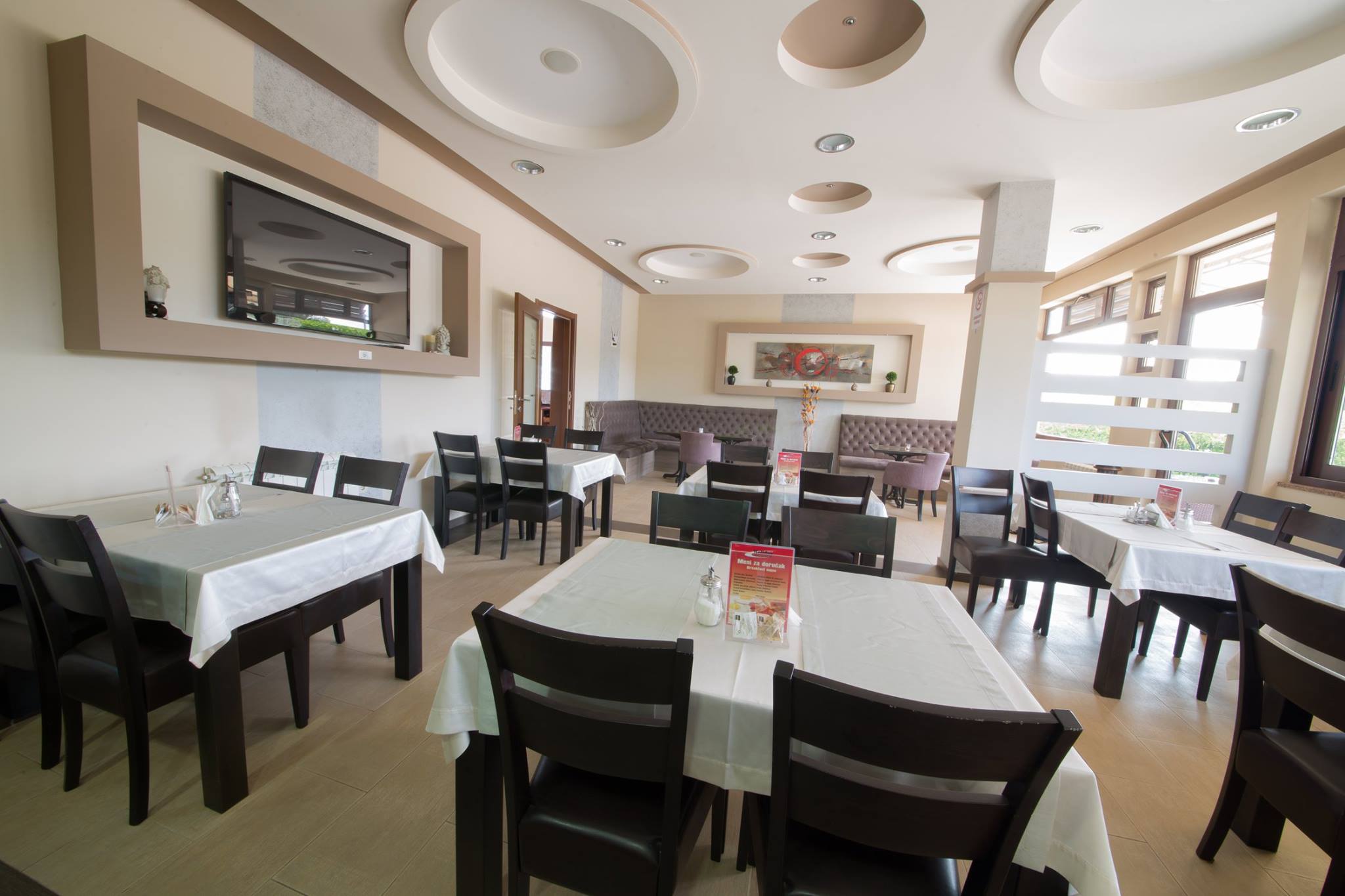 Hotel Holiday Podgorica Caffe Bar